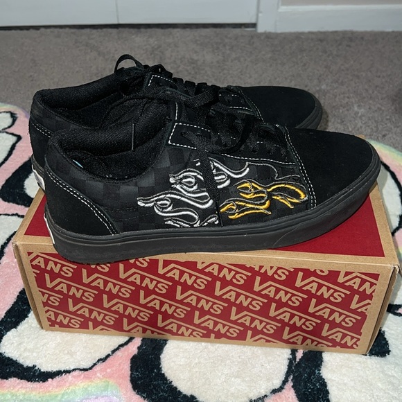 Vans - Picture 3 of 6